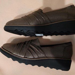 Gold Clark Pump - Sharon VIlla Mettalic